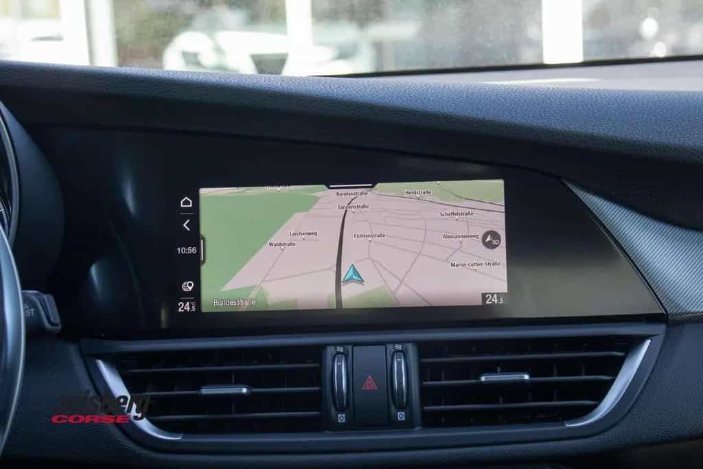 Alfa Romeo Giulia Veloce 2.0 Q4 280PS vom AR Vertragshändle 08/2023-photo-8