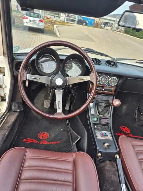Alfa Romeo 2000 Spider (Note 2- Gutachten) 07/1981-photo-10
