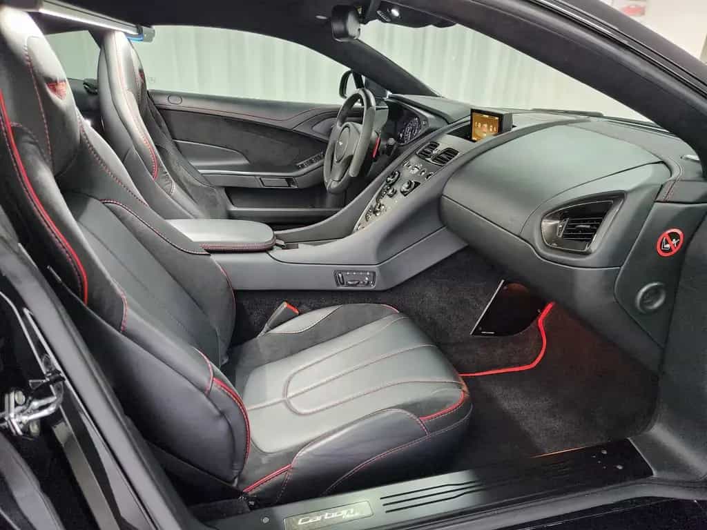 Aston Martin Vanquish Carbon Edition 5.9 V12 05/2017-photo-12