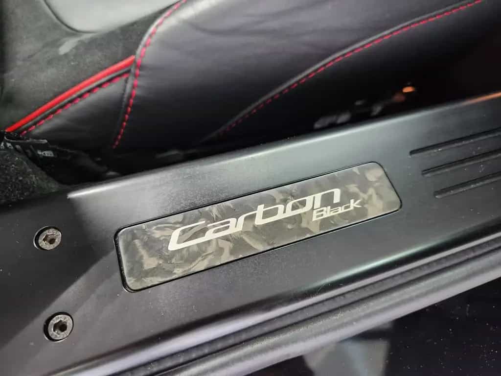 Aston Martin Vanquish Carbon Edition 5.9 V12 05/2017-photo-13