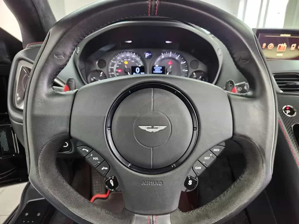 Aston Martin Vanquish Carbon Edition 5.9 V12 05/2017-photo-15