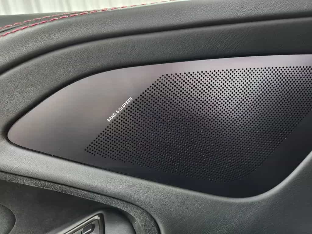 Aston Martin Vanquish Carbon Edition 5.9 V12 05/2017-photo-24