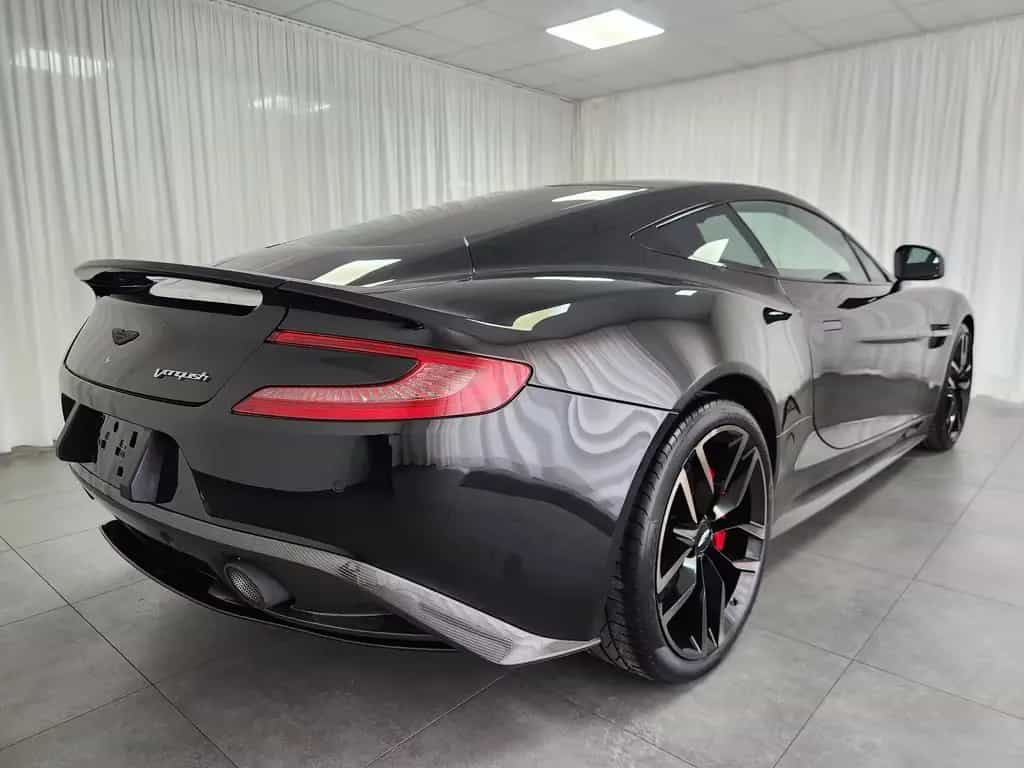 Aston Martin Vanquish Carbon Edition 5.9 V12 05/2017-photo-3