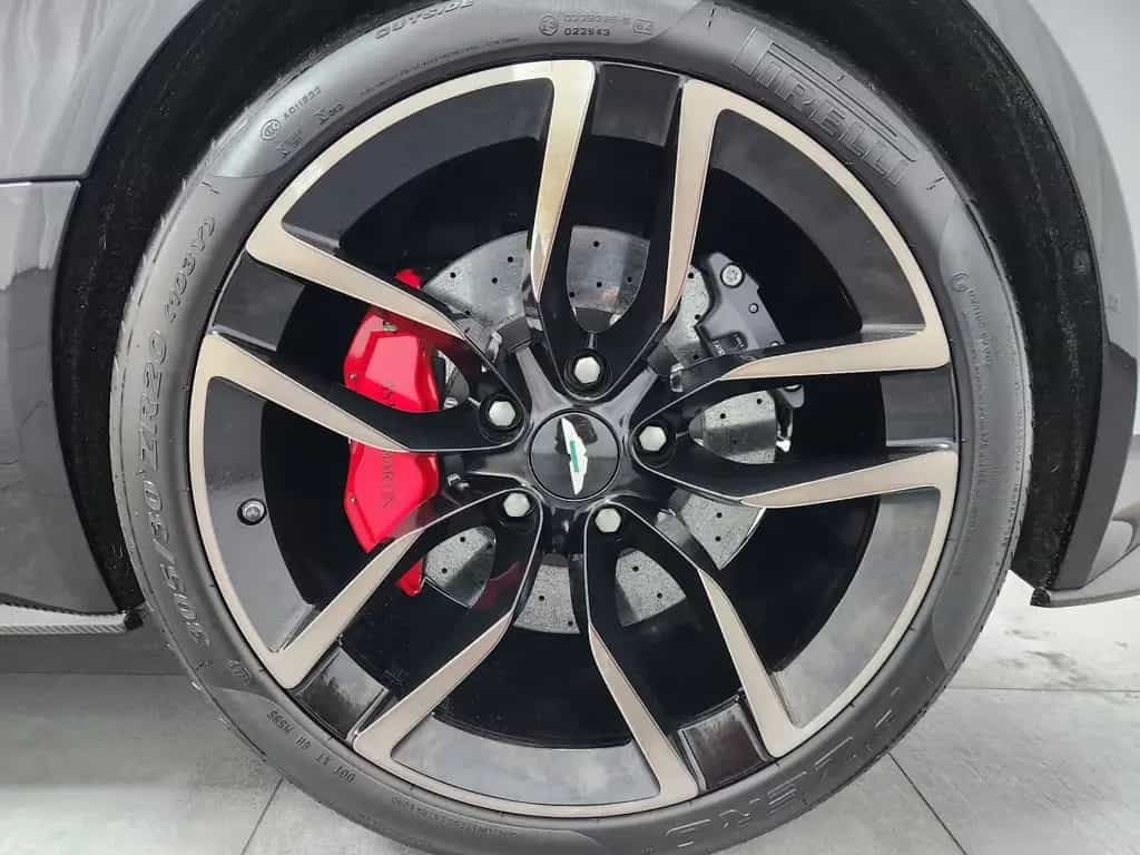 Aston Martin Vanquish Carbon Edition 5.9 V12 05/2017-photo-6