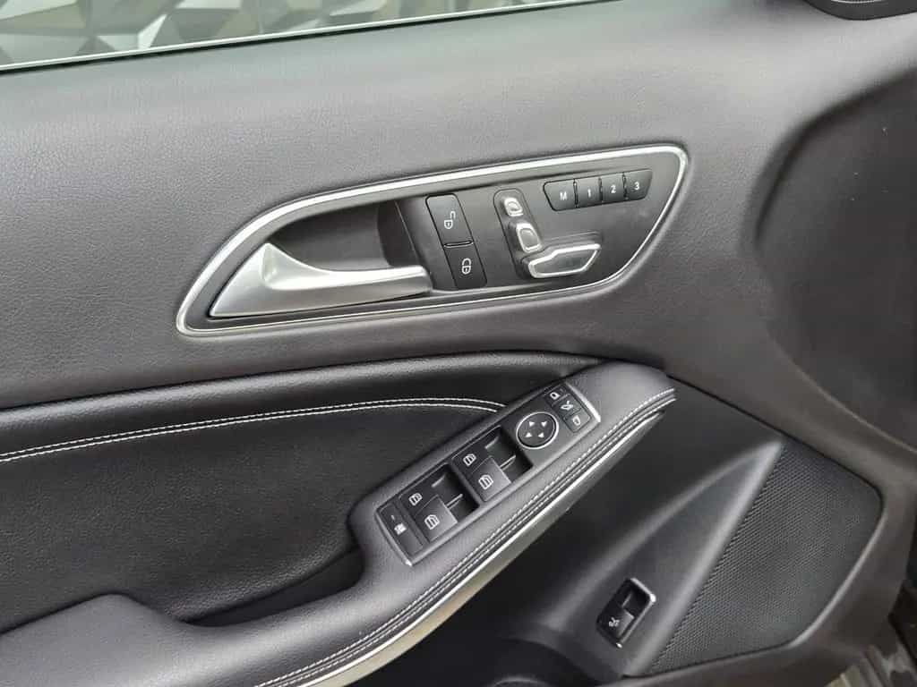 Mercedes-Benz GLA-Class 250 URBAN*AT*NAVI*MEMORY*PANO*SIHZ*PDC*ALU 12/2017-photo-24