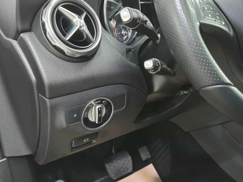 Mercedes-Benz GLA-Class 250 URBAN*AT*NAVI*MEMORY*PANO*SIHZ*PDC*ALU 12/2017-photo-9