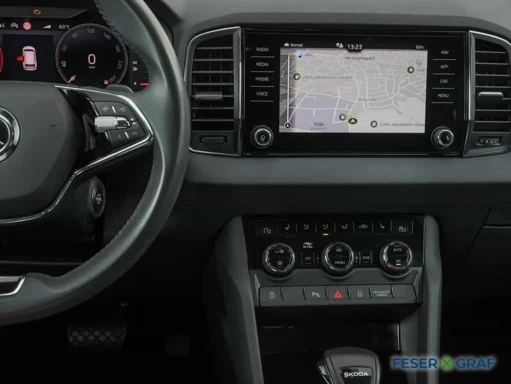 Skoda Karoq 2.0 TDI Style DSG ACC Navi RüKa Sitzh. 18" 02/2023-photo-8