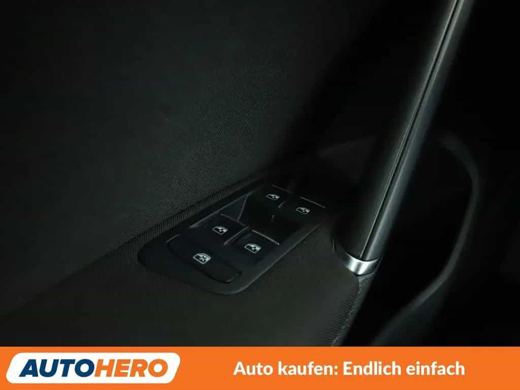 Volkswagen Golf VII 1.4 TSI Highline BlueMotion Aut.*PDC* 05/2018-photo-23