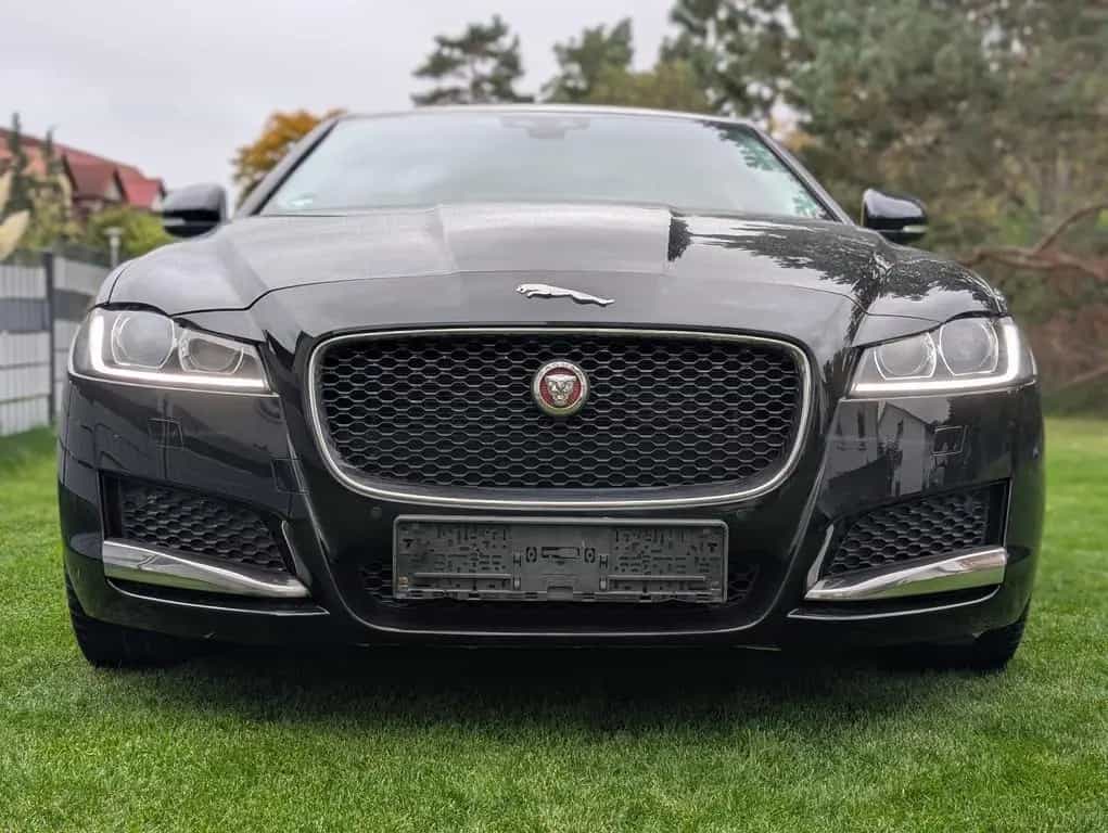 Jaguar XF 20d 180PS Portfolio Automatik Portfolio 10/2016-photo-5