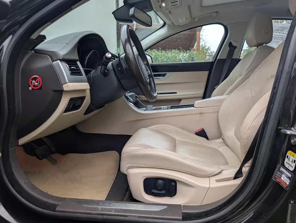 Jaguar XF 20d 180PS Portfolio Automatik Portfolio 10/2016-photo-7