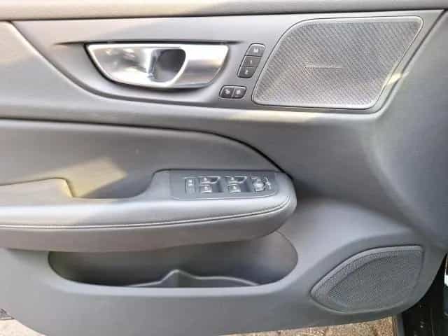 Volvo V60 B4 D Plus Dark StandHz AHK  20Zoll ACC BLIS 10/2022-photo-14