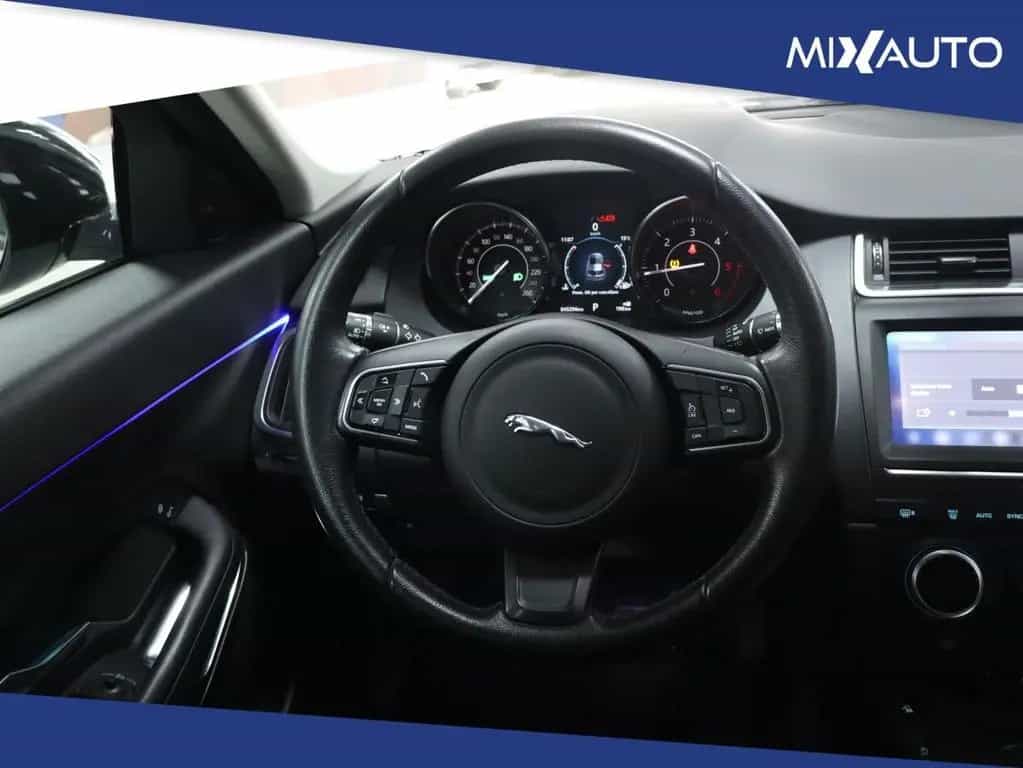Jaguar E-Pace 2.0D I4 AWD 150CV AUTO 07/2020-photo-11