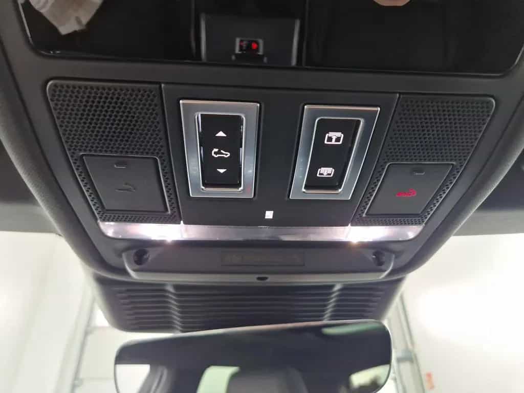 Land Rover Range Rover Rover Evoque D200 Dynamic SE Pano Black 08/2025-photo-29