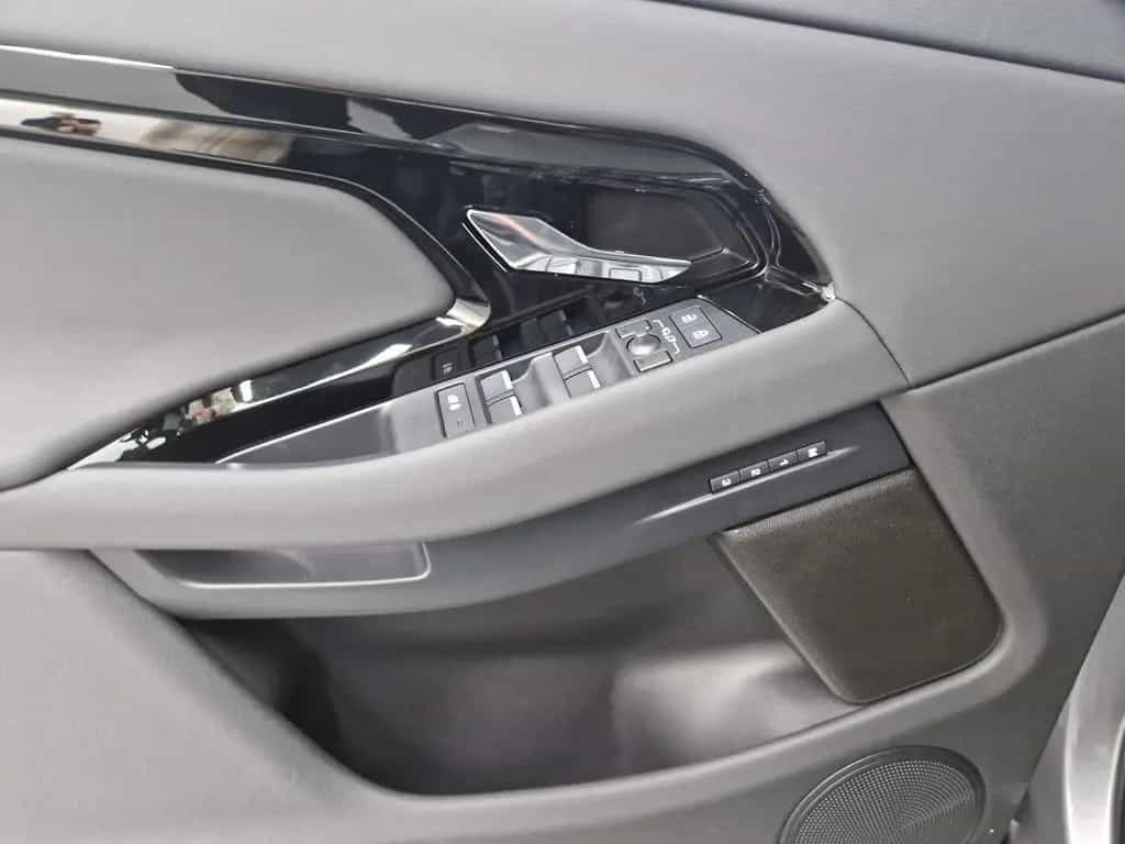 Land Rover Range Rover Rover Evoque D200 Dynamic SE Pano Black 08/2025-photo-31