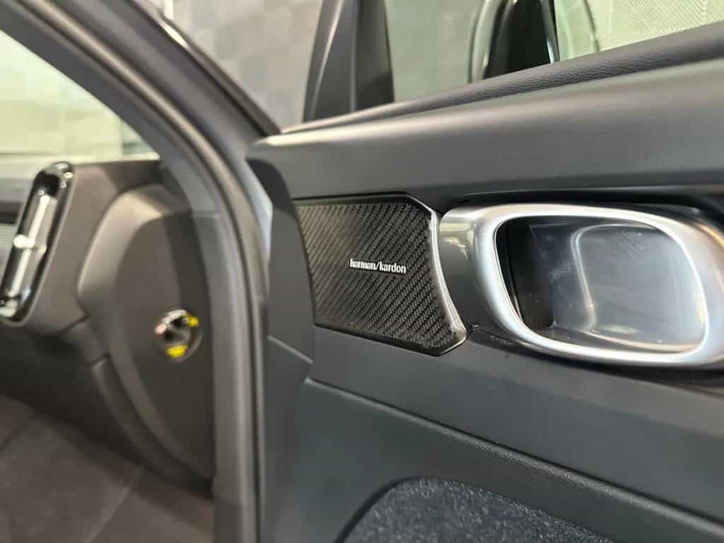 Volvo XC40 2WD*R DESIGN*LED-TEMPO-AHK-R.KAM-NAPPA-SHZ 05/2019-photo-18