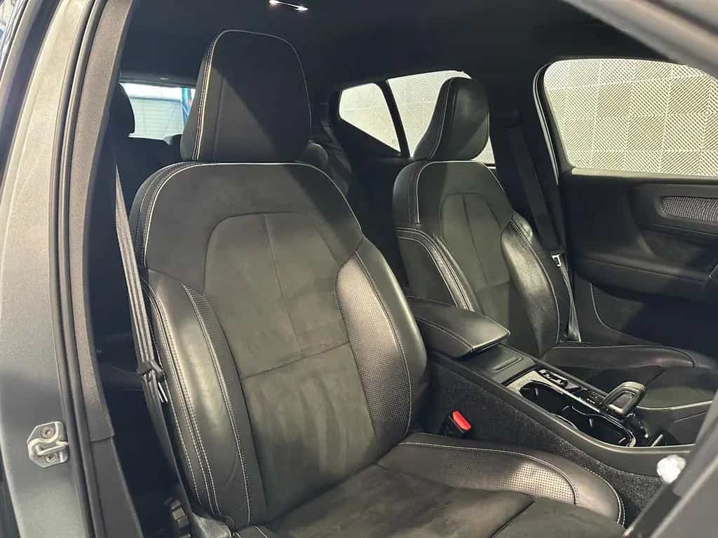 Volvo XC40 2WD*R DESIGN*LED-TEMPO-AHK-R.KAM-NAPPA-SHZ 05/2019-photo-19