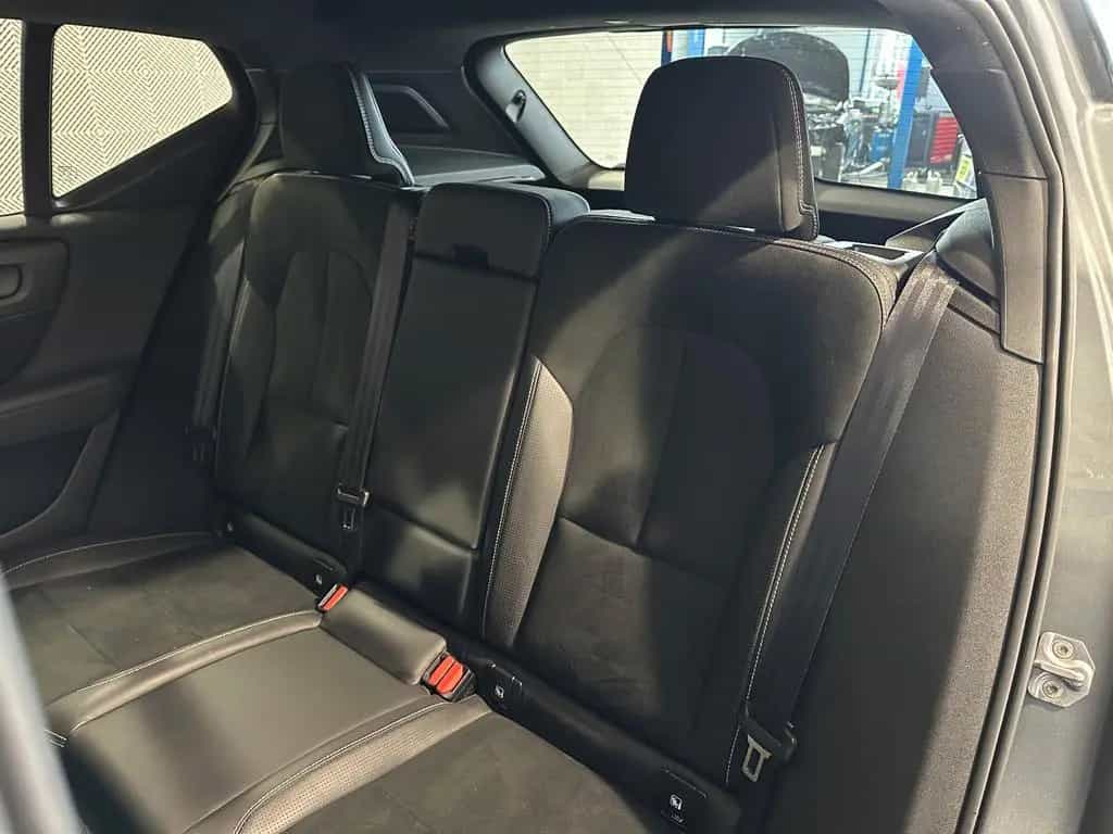 Volvo XC40 2WD*R DESIGN*LED-TEMPO-AHK-R.KAM-NAPPA-SHZ 05/2019-photo-23
