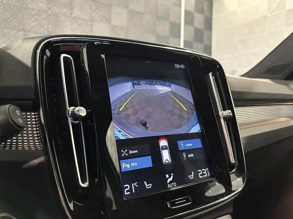 Volvo XC40 2WD*R DESIGN*LED-TEMPO-AHK-R.KAM-NAPPA-SHZ 05/2019-photo-32