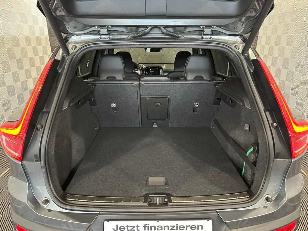 Volvo XC40 2WD*R DESIGN*LED-TEMPO-AHK-R.KAM-NAPPA-SHZ 05/2019-photo-4