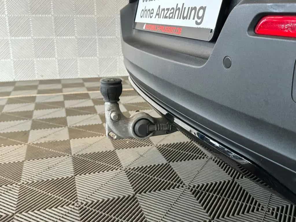 Volvo XC40 2WD*R DESIGN*LED-TEMPO-AHK-R.KAM-NAPPA-SHZ 05/2019-photo-6