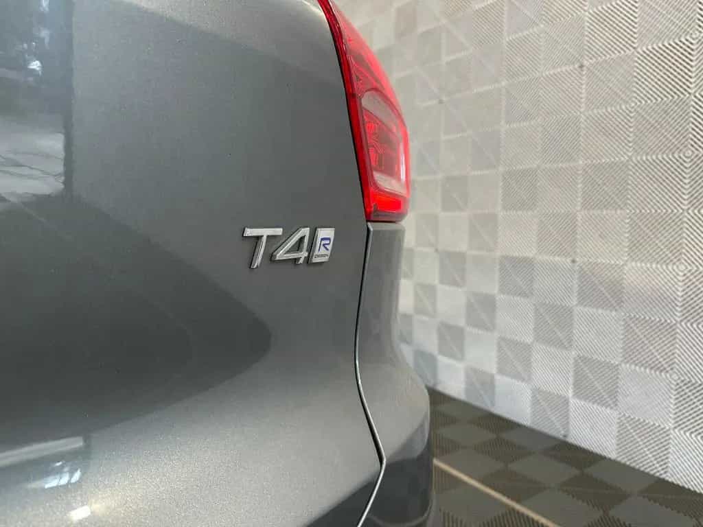 Volvo XC40 2WD*R DESIGN*LED-TEMPO-AHK-R.KAM-NAPPA-SHZ 05/2019-photo-8
