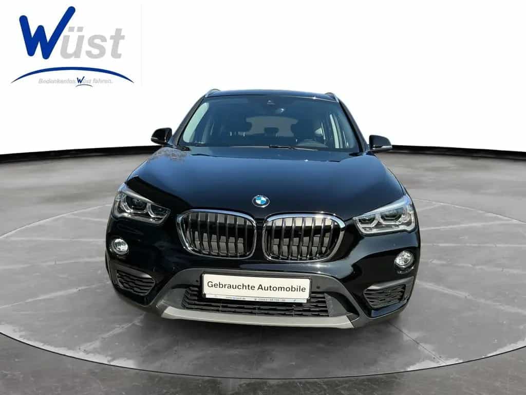 BMW X1 sDrive18i Advantage LED Kamera Navi Tempomat 03/2019-photo-1