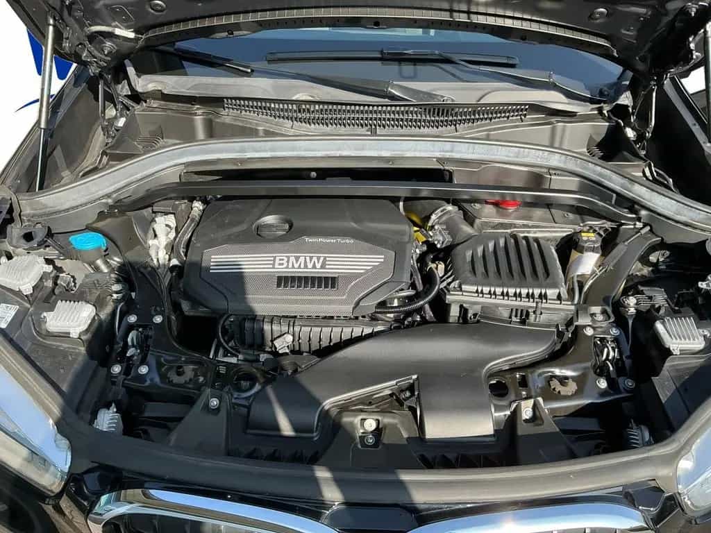 BMW X1 sDrive18i Advantage LED Kamera Navi Tempomat 03/2019-photo-4