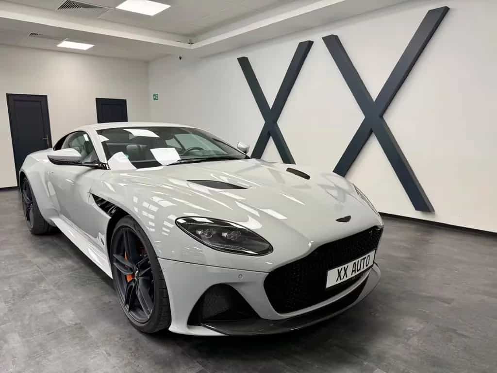 Aston Martin DBS Superleggera V12, Carbon Ceramic, Apex Gray 07/2023-photo-1