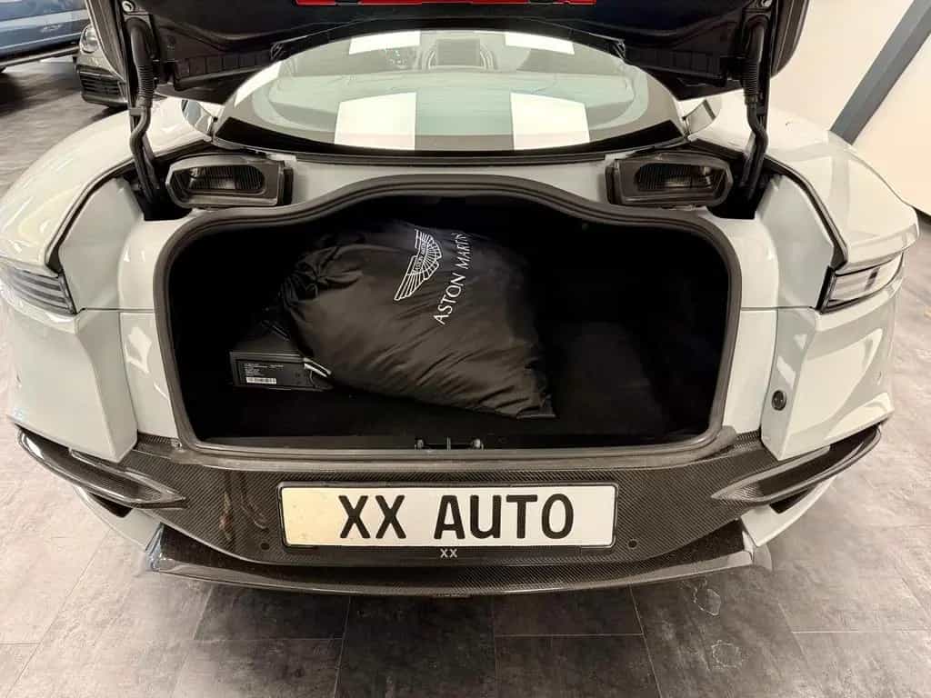 Aston Martin DBS Superleggera V12, Carbon Ceramic, Apex Gray 07/2023-photo-15