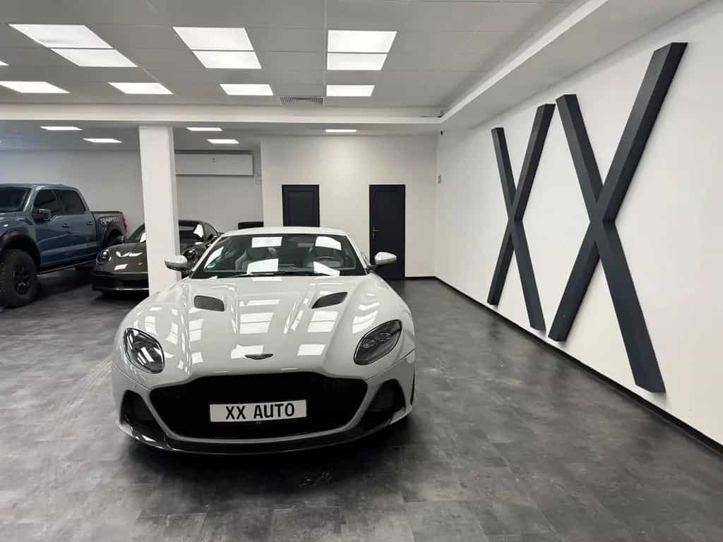 Aston Martin DBS Superleggera V12, Carbon Ceramic, Apex Gray 07/2023-photo-5