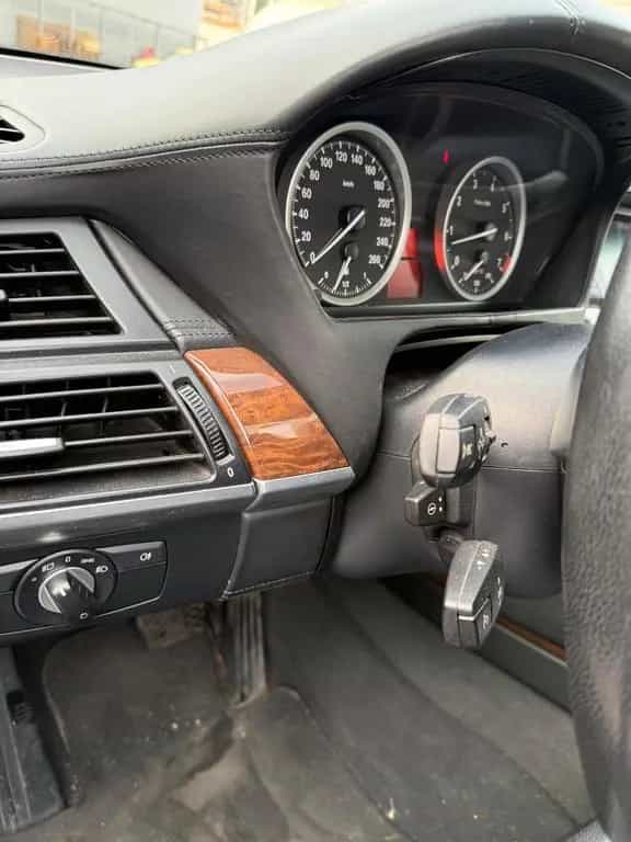 BMW X6 xDrive50i 08/2010-photo-10