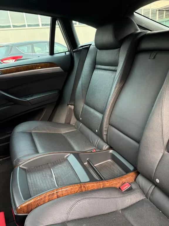BMW X6 xDrive50i 08/2010-photo-15