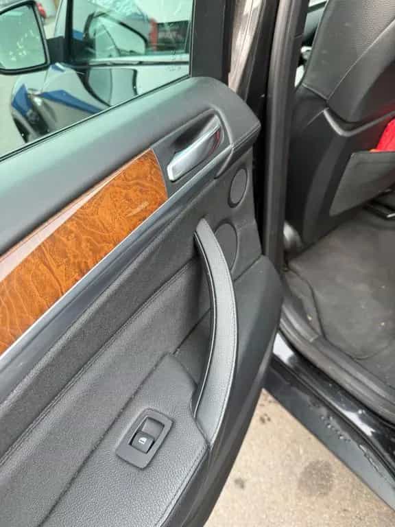 BMW X6 xDrive50i 08/2010-photo-18