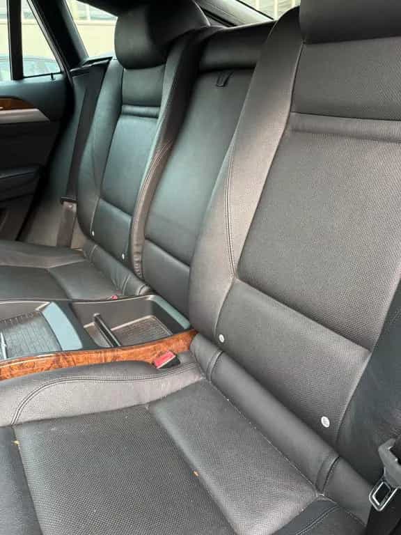 BMW X6 xDrive50i 08/2010-photo-19