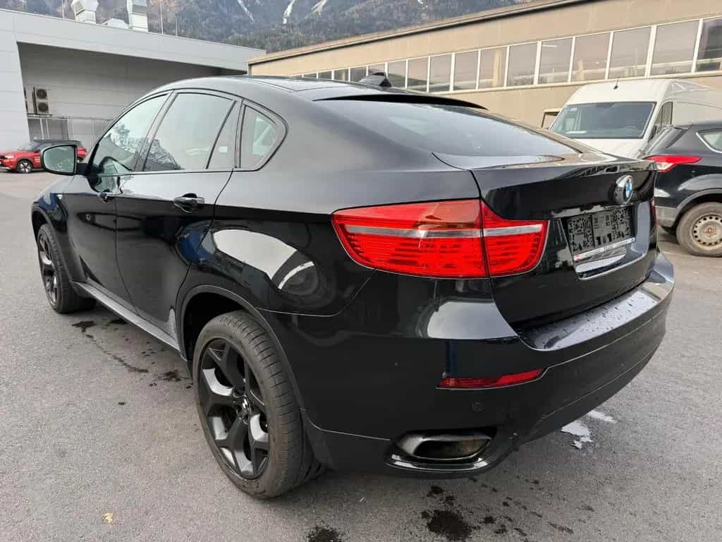BMW X6 xDrive50i 08/2010-photo-2