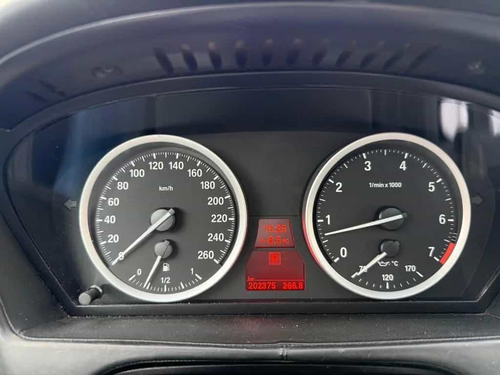 BMW X6 xDrive50i 08/2010-photo-4