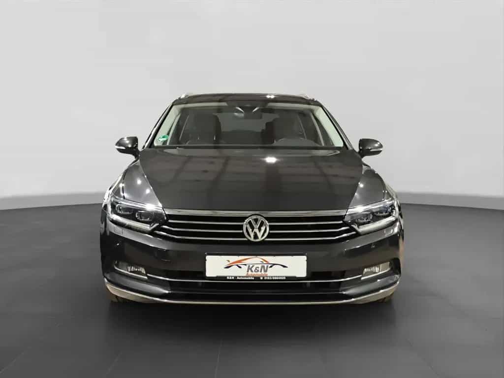 Volkswagen Passat Variant Highline *LED*AHK*ACC*SHZ*Kamera* 11/2017-photo-1