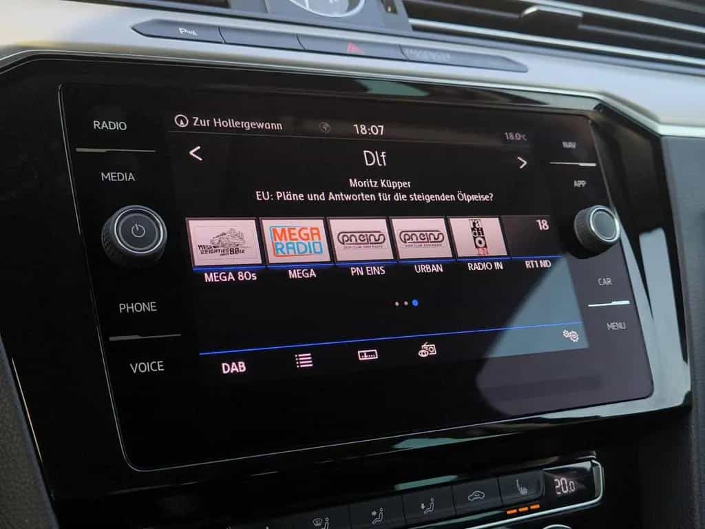 Volkswagen Passat Variant Highline *LED*AHK*ACC*SHZ*Kamera* 11/2017-photo-14