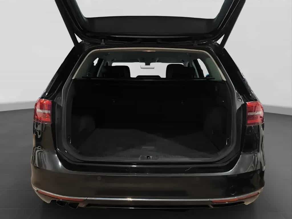 Volkswagen Passat Variant Highline *LED*AHK*ACC*SHZ*Kamera* 11/2017-photo-24