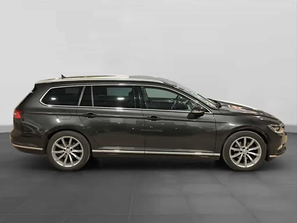 Volkswagen Passat Variant Highline *LED*AHK*ACC*SHZ*Kamera* 11/2017-photo-7