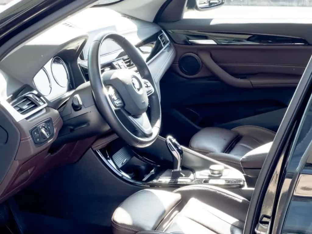 BMW X1 sDrive20i Sport Line LED+PDC+SHZ+Navi+DAB 12/2019-photo-12