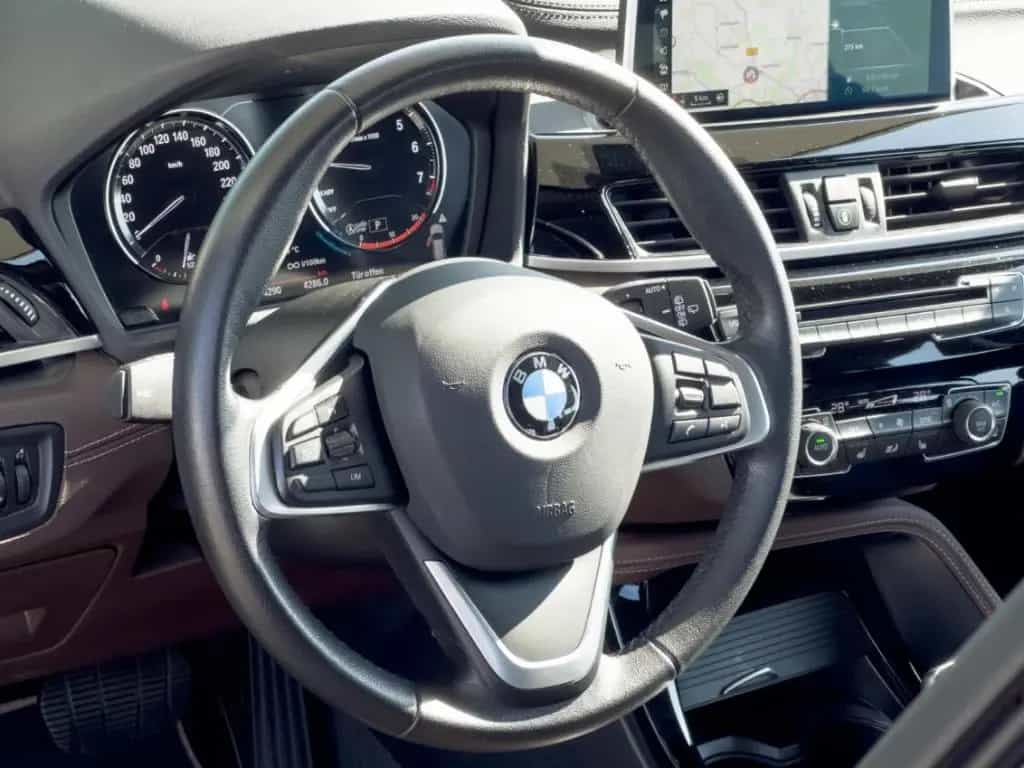 BMW X1 sDrive20i Sport Line LED+PDC+SHZ+Navi+DAB 12/2019-photo-13