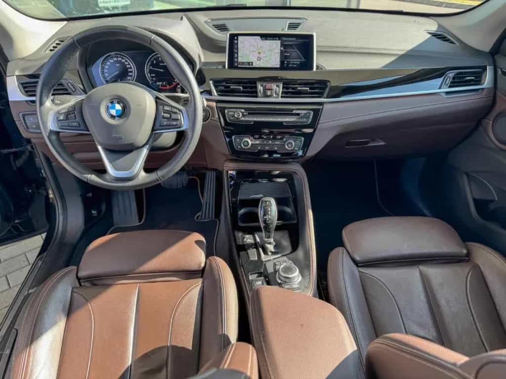 BMW X1 sDrive20i Sport Line LED+PDC+SHZ+Navi+DAB 12/2019-photo-4