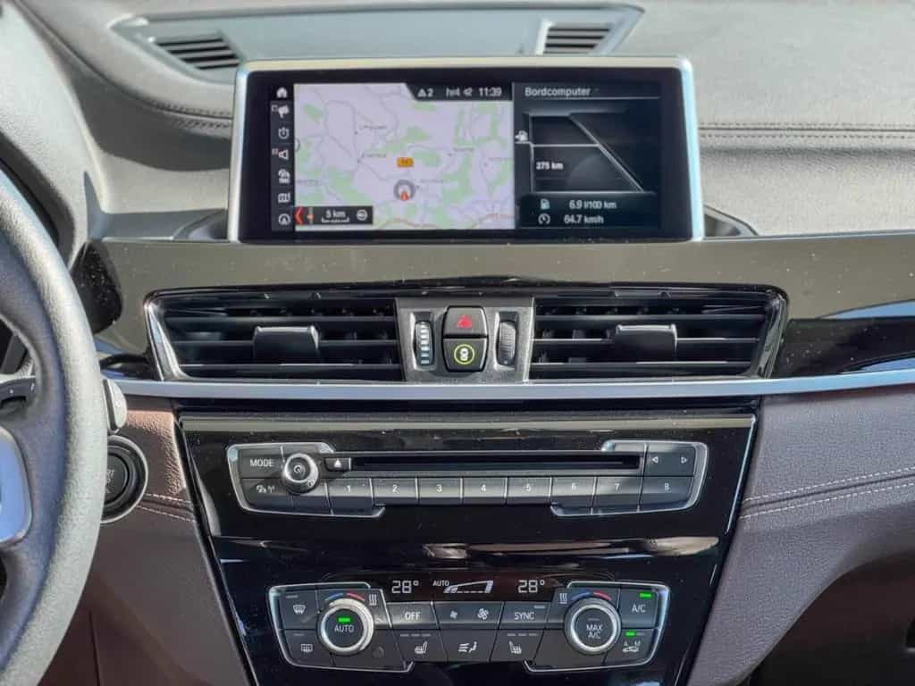 BMW X1 sDrive20i Sport Line LED+PDC+SHZ+Navi+DAB 12/2019-photo-5