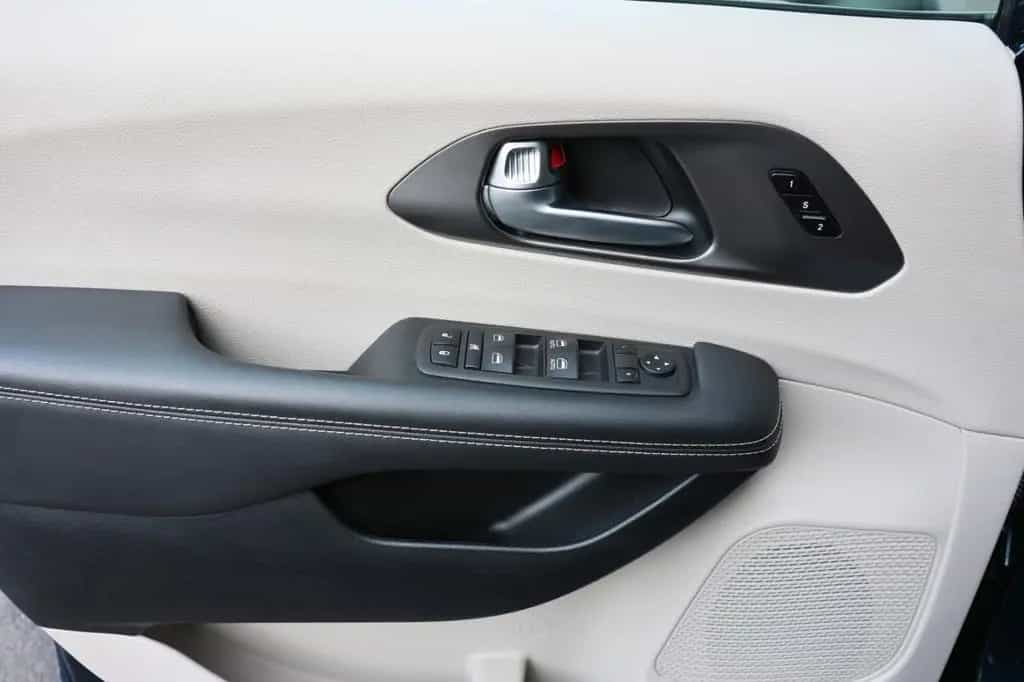 Chrysler Pacifica 3.6/ACC/360°/CarPlay/SHZ/LHZ/TOTW/SPUR 10/2023-photo-24