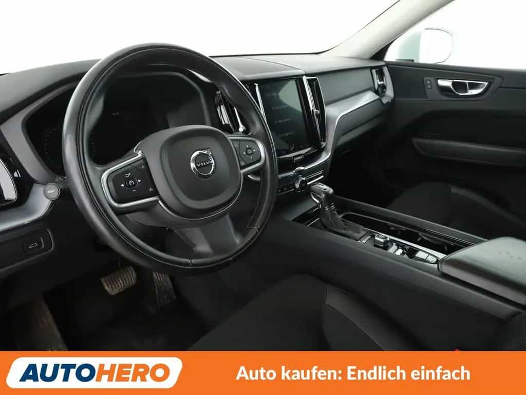 Volvo XC60 2.0 D4 Momentum 2WD Aut.*NAVI*LED*360CAM* 12/2018-photo-10
