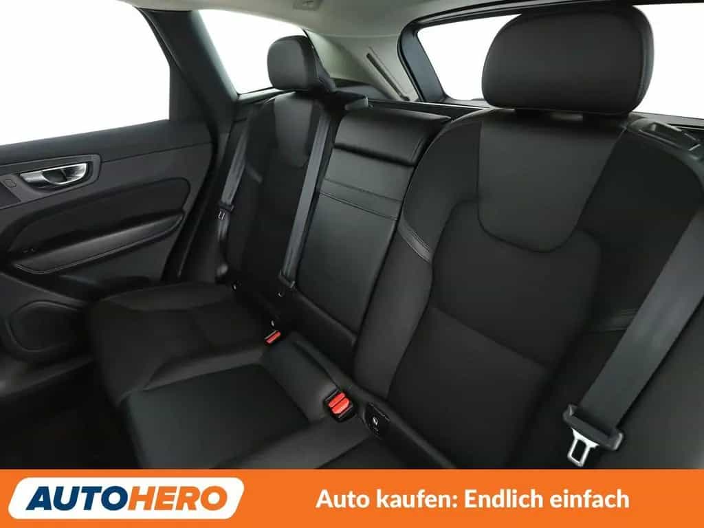 Volvo XC60 2.0 D4 Momentum 2WD Aut.*NAVI*LED*360CAM* 12/2018-photo-13