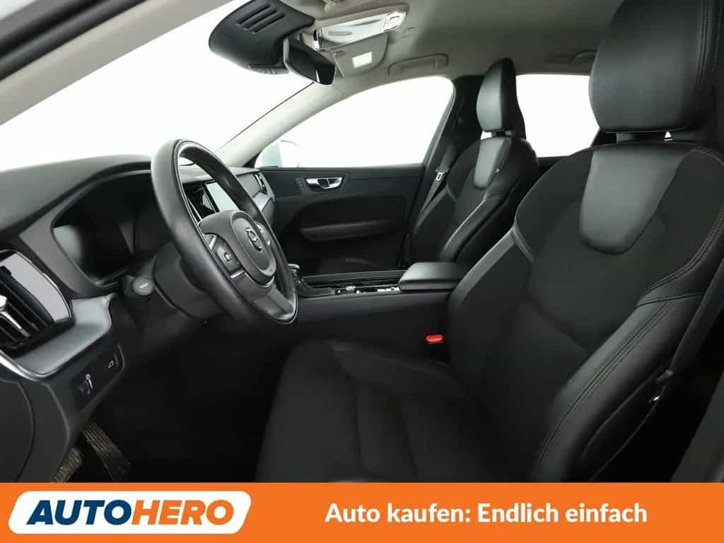 Volvo XC60 2.0 D4 Momentum 2WD Aut.*NAVI*LED*360CAM* 12/2018-photo-9