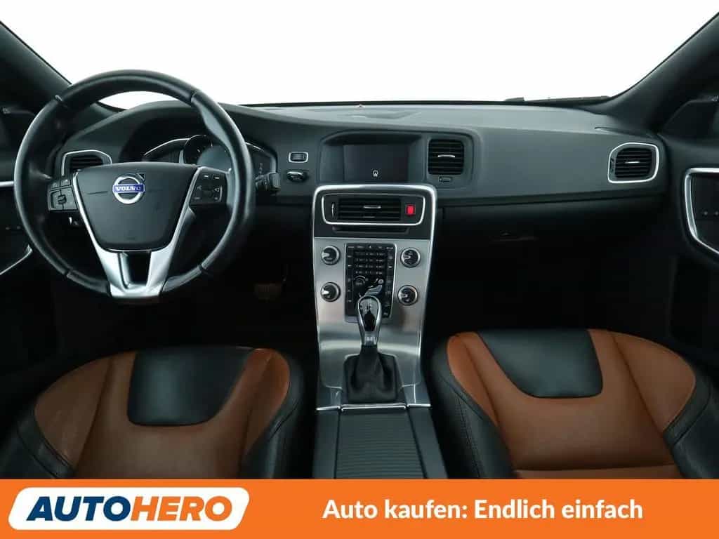 Volvo S60 Cross Country 2.4 D4 Summum AWD Aut.*NAVI* 12/2016-photo-11