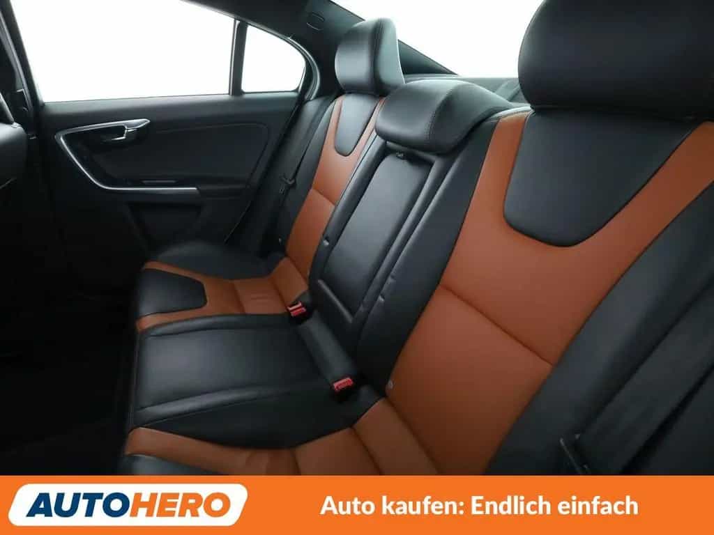 Volvo S60 Cross Country 2.4 D4 Summum AWD Aut.*NAVI* 12/2016-photo-13